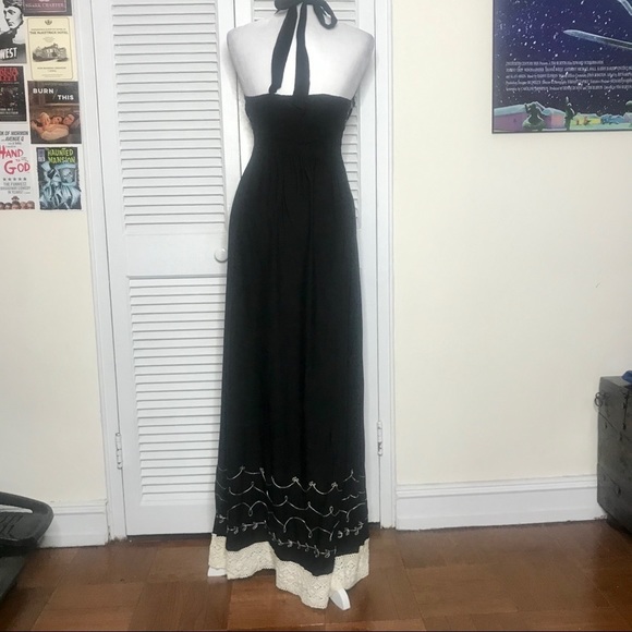 Black halter maxi dress white embroidered detail - Picture 5 of 5